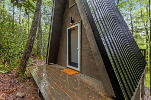 Creekside - Camping Cabin Retreat - RRG, KY