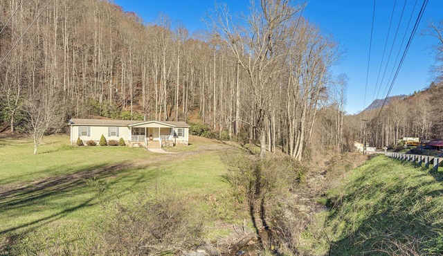 Creekside Haven w/Fire Pit Near Nantahala River