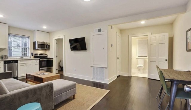 Cute 1bed steps from French Q, Bourbon St & Jazz venues