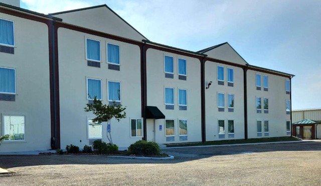 Days Inn by Wyndham LaPlace- New Orleans