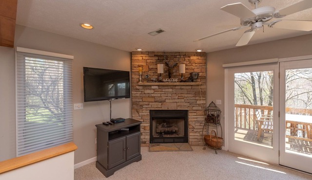 Deep Creek Village #33: Lakefront, Hot Tub, Fireplaces, Foosball!