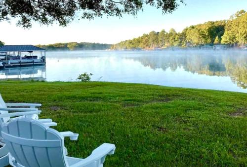 Deep-Water Keowee Lakefront, Dock, Deck, Kayaks