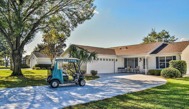 Del Mar Paradise! The Villages, Close to Spanish Springs, Golf Cart, Bikes!