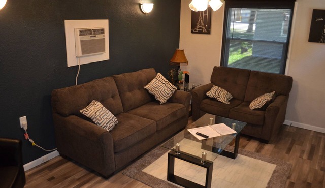 Delightful 1-bedroom tiny home in quiet area