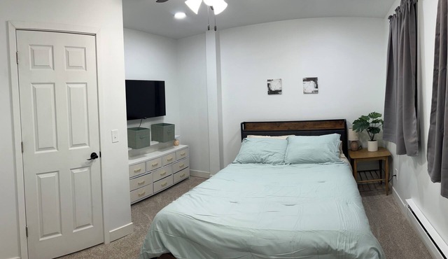 Delightful apt with AC near historic Midland St district, office, tiled shower