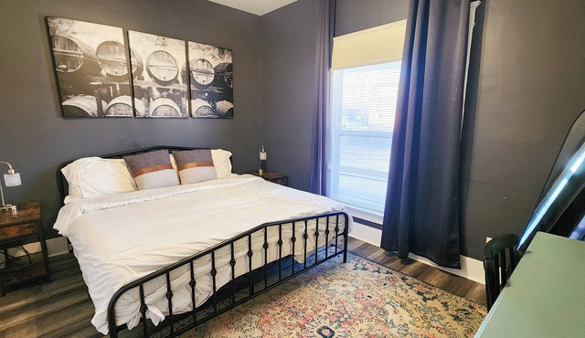 Derby Oak Luxe Apartment By Expo and Shelby Park Close to Downtown and Airport