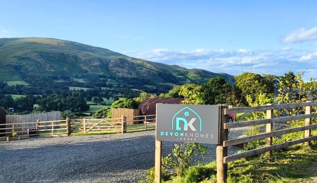 Devonknowes lodges in Tillicoultry