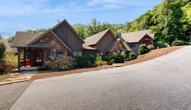 Dog-Friendly Home w/Firepit, Shared Pools/Hot Tubs, & Lake/Golf/Boat Access