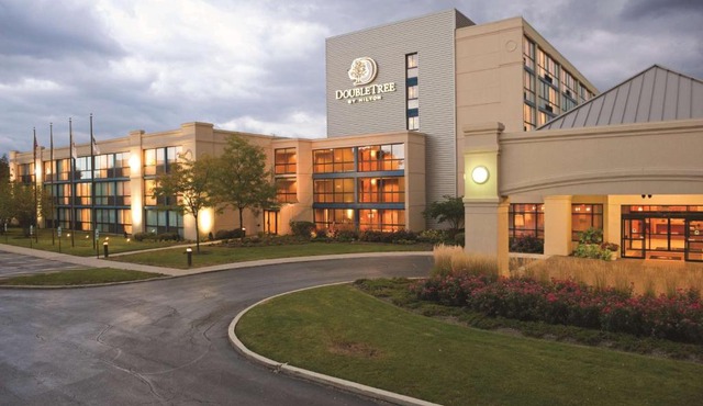 DoubleTree by Hilton Chicago - Arlington Heights