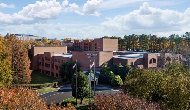 DoubleTree Suites by Hilton Charlotte/SouthPark