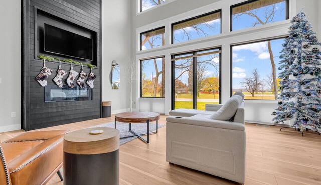 Downtown Brand New Home