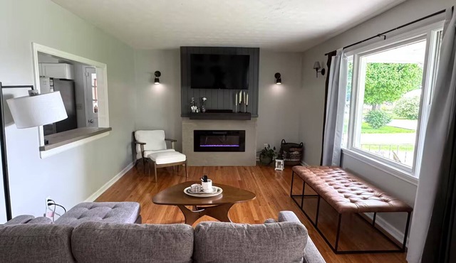 Downtown Elizabethtown Mid-Century Charm Home