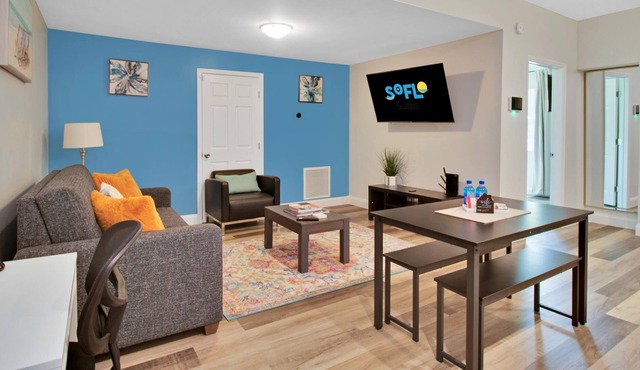 Downtown West Palm Beach Home - Pet Friendly by RedAwning