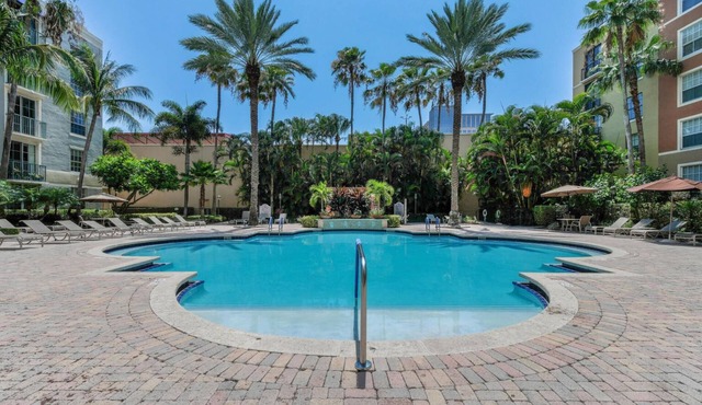 *Downtown West Palm Beach 2/2 Condo*