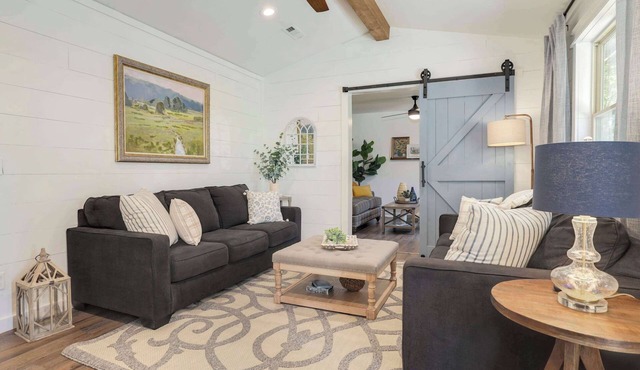 Eagle Bend Modern Farmhouse | Beaver Lake