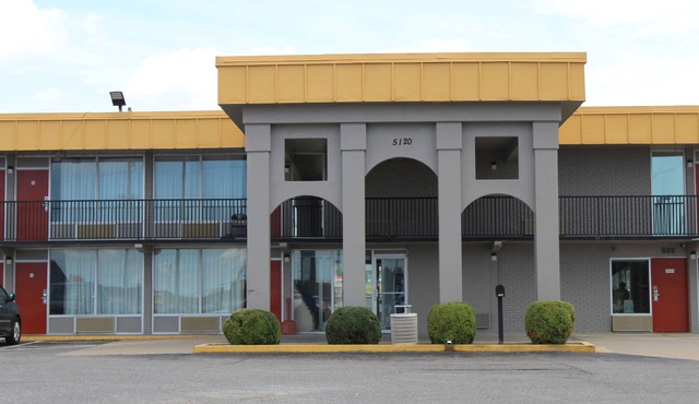 Econo Lodge Paducah West I-24