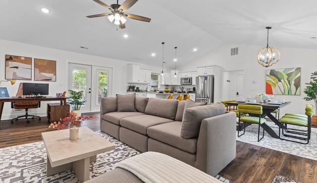 Edgewood: Work Friendly & Near Downtown