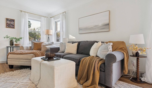 Elegant & inviting! 3br w/private primary suite!