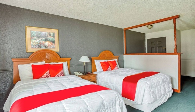 Enjoy Peaceful Tulsa Room w/Relaxing Ambiance + Greenery Close By