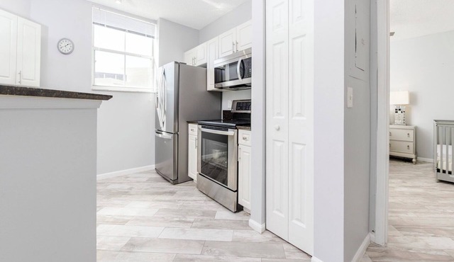 Entire rental unit. Beautiful One-Bedroom Rental Apartment, West Palm Beach