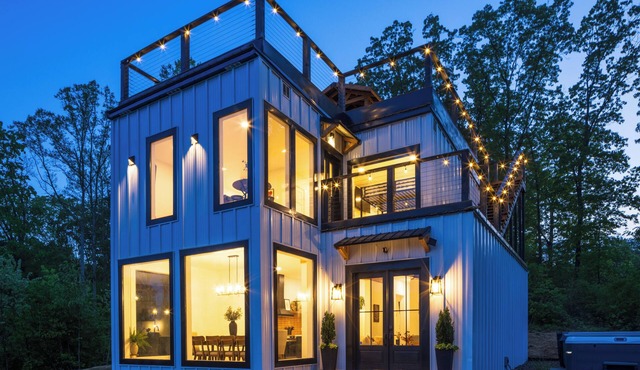 Epic Rooftop Views w/Hottub+Bar+Pet Friendly