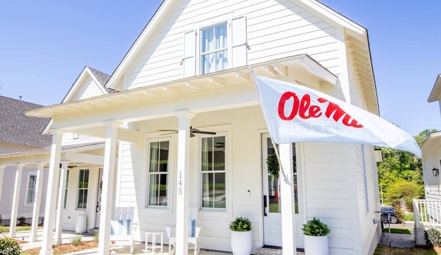 Essie's Place by Apex Short Term Stays