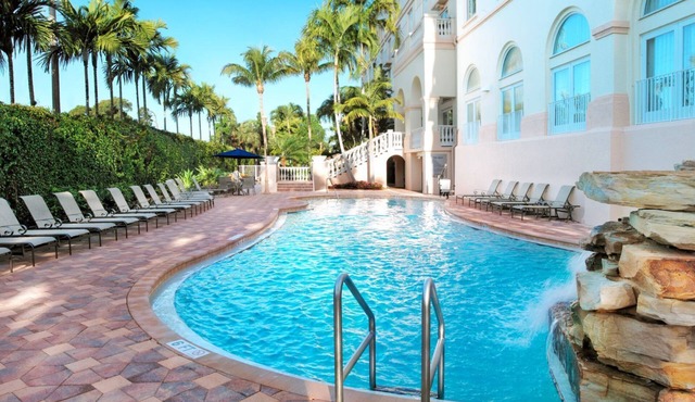Everything You Need for a Great Stay! 3 Units, Outdoor Pool, Free Parking!