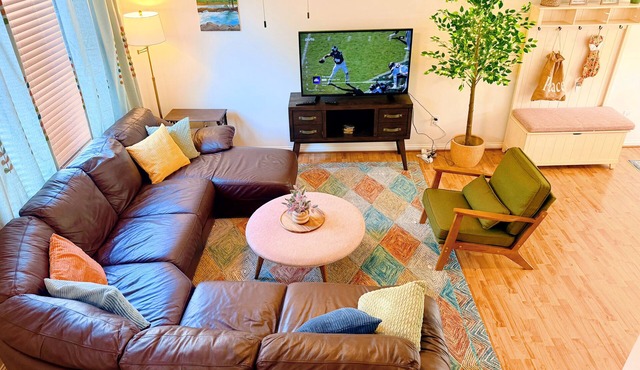 Excellent 3-bedroom Townhome with AC, 5 Miles to UK & Hospitals