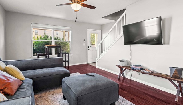 Exclusive Bourbon retreat close to Nulu Downtown!