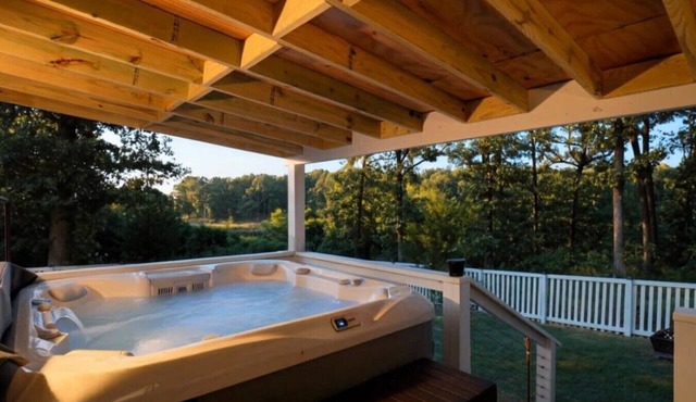 Exclusive Retreat with Hot Tub