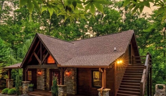 Experience Rustic Retreat Private Hot-Tub Fire-Pit Games Close to Town