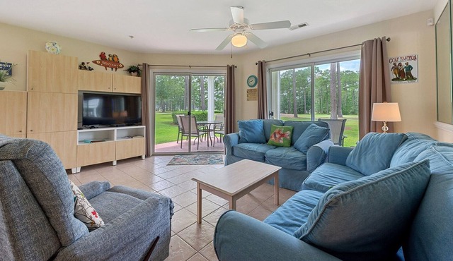 Fairway Golf Close To Beach And Shopping 2 Bedroom Condo by Redawning