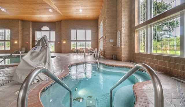 Family Friendly Escape | 2 Cozy Units w/Pool, Gym, & Golf Access | Free Parking