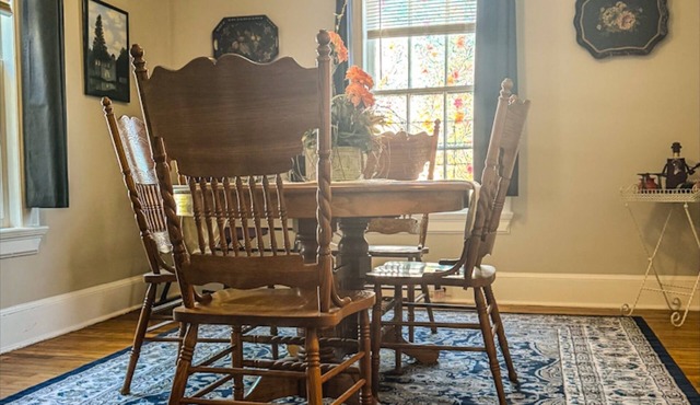 Family friendly weracoba park historic townhouse