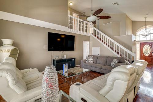 Family Oasis w/Game Room & Pool in Davenport!