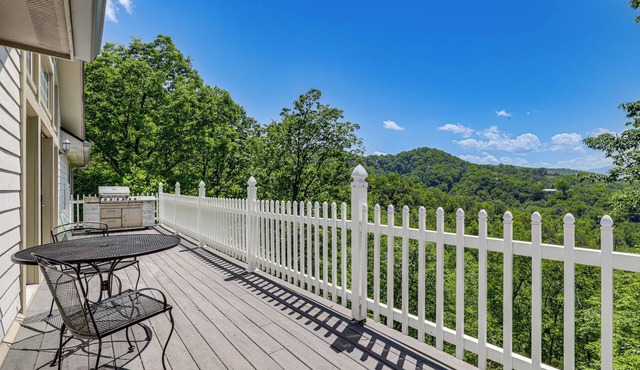 Family Smoky Mountain Retreat! 5BR House