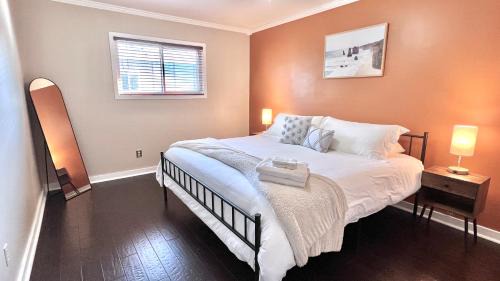 Family & Work-Friendly 3BD w Fire Pit - U of I 1M