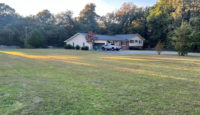Fantastic 6-bedroom Hideaway in Byron GA