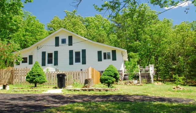 Farmhouse Retreat - Sleeps 10 - 1hr from STL