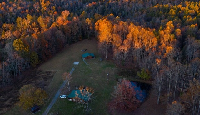 Fern Creek Cabins @ New River Gorge, Secluded, White Water, Hiking, Hot Tub.