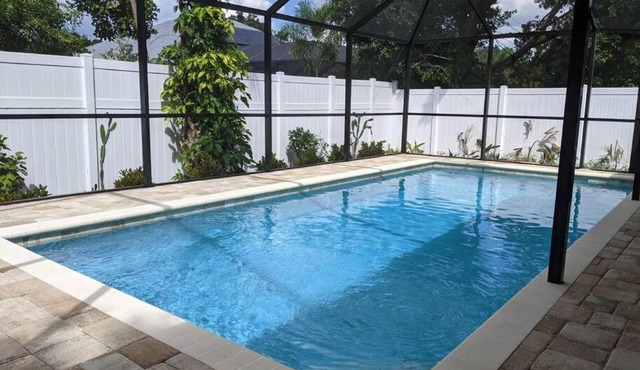 Florinda 3bdr/2bth 2car garage with New Pool