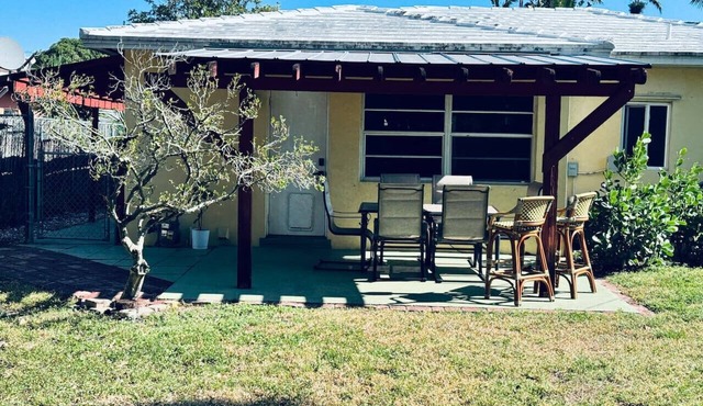 Fort Lauderdale Gem Private Yard and Patio