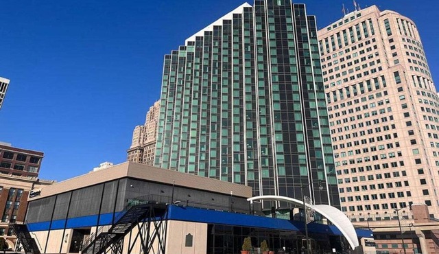 Fort Pontchartrain Detroit, a Wyndham Hotel