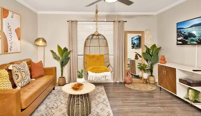 Free parking Reno Boho Apartment Prime Area Near Downtown Bham