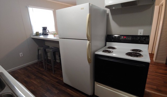 Fully Furnished Executive Rental Studio 1-Bath Pets Allowed