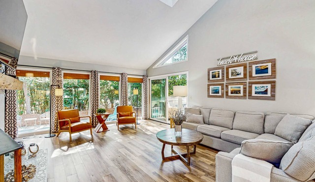 Fully Renovated Sea Pines Home w/Private Pool Six Rows from the Water - Dogs OK