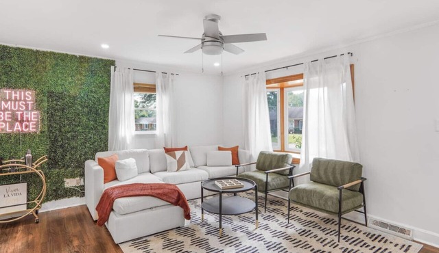 Game Room, Balcony, Fire Pit, 5 Bed, 4 Bath, WFH