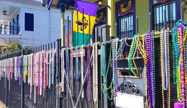 Garden District Streetcar, Gated Driveway & Fenced Yard, Dog Friendly!