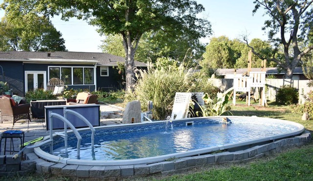 Garden Oasis 3 bedroom in Nashville with pool & yard