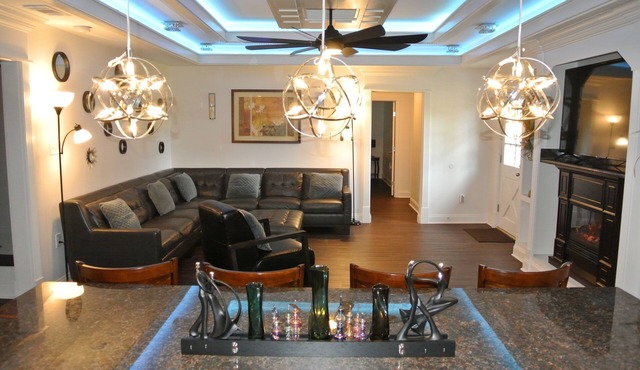 Gated! Luxurious + Upscale! 5Bedrooms + 5Kings! Just Remodeled! New Furnishings!